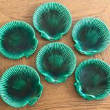 Plates in green slurry X6, in the shape of a scallop. Vallauris