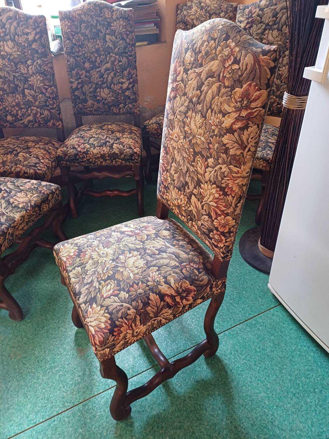 Louis XIII style chair with sheep bone legs