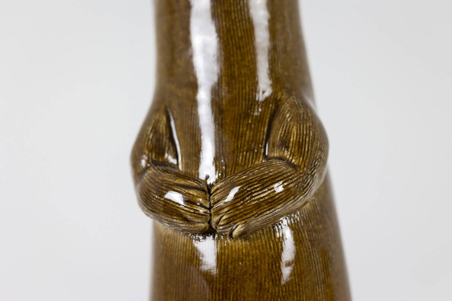 Valérie Courtet, Otter in chamotte and enameled stoneware. Contemporary work