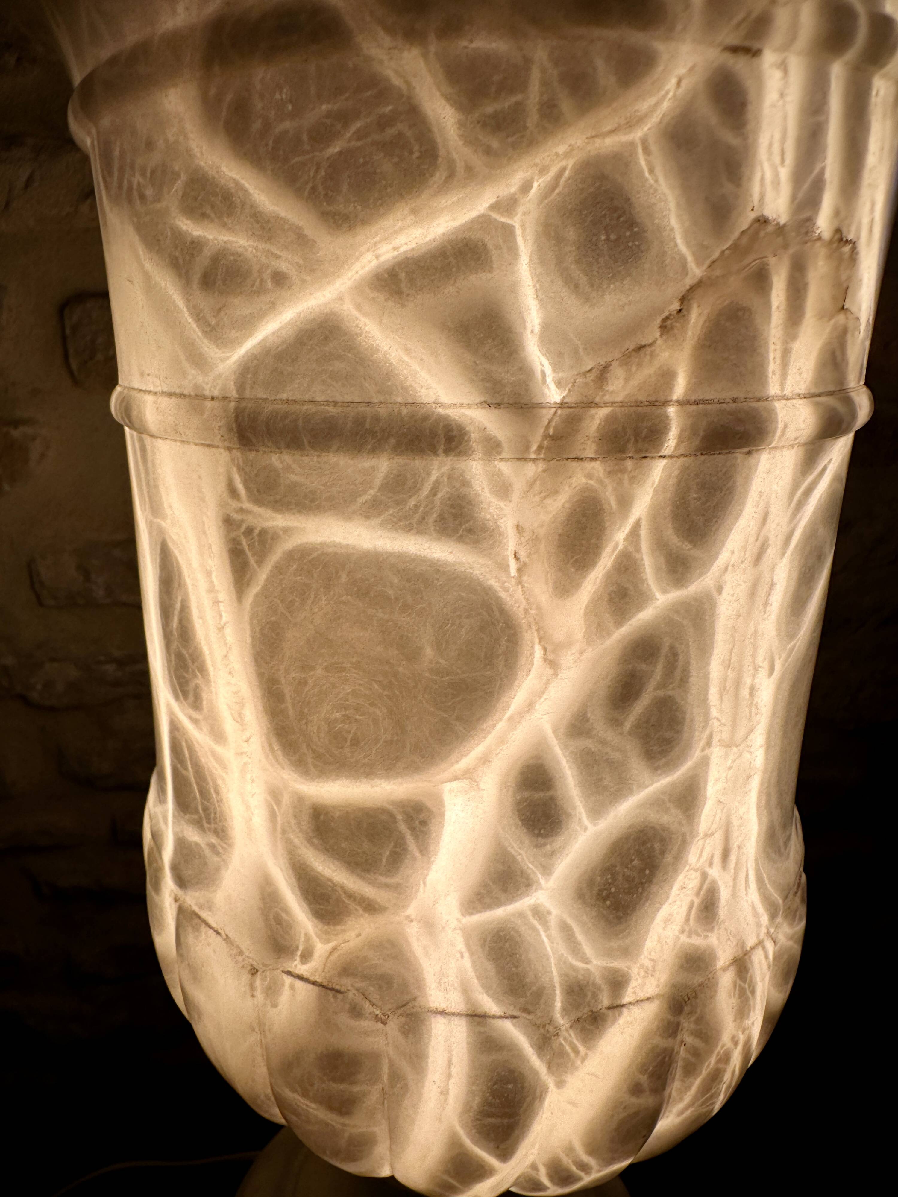 “medicis” lamp in vintage alabaster 70
