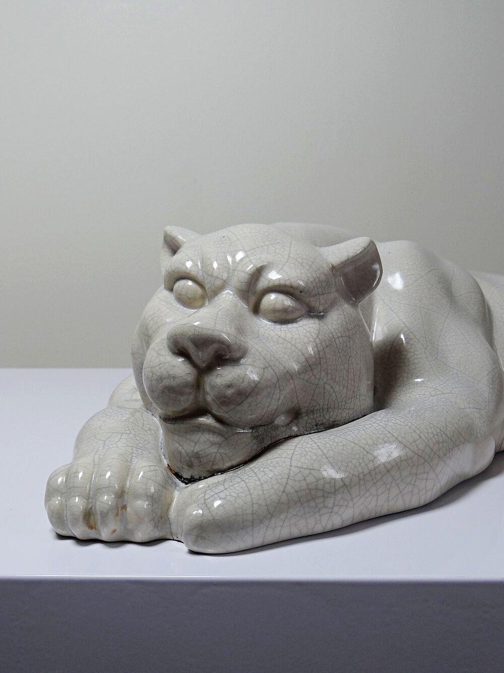 Large elongated panther in crackled earthenware, vintage 1960s-1980s.