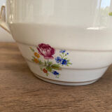 Porcelain coffee pot and sugar bowl