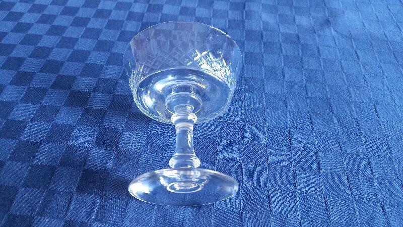 Set of 7 old champagne glasses in cut crystal