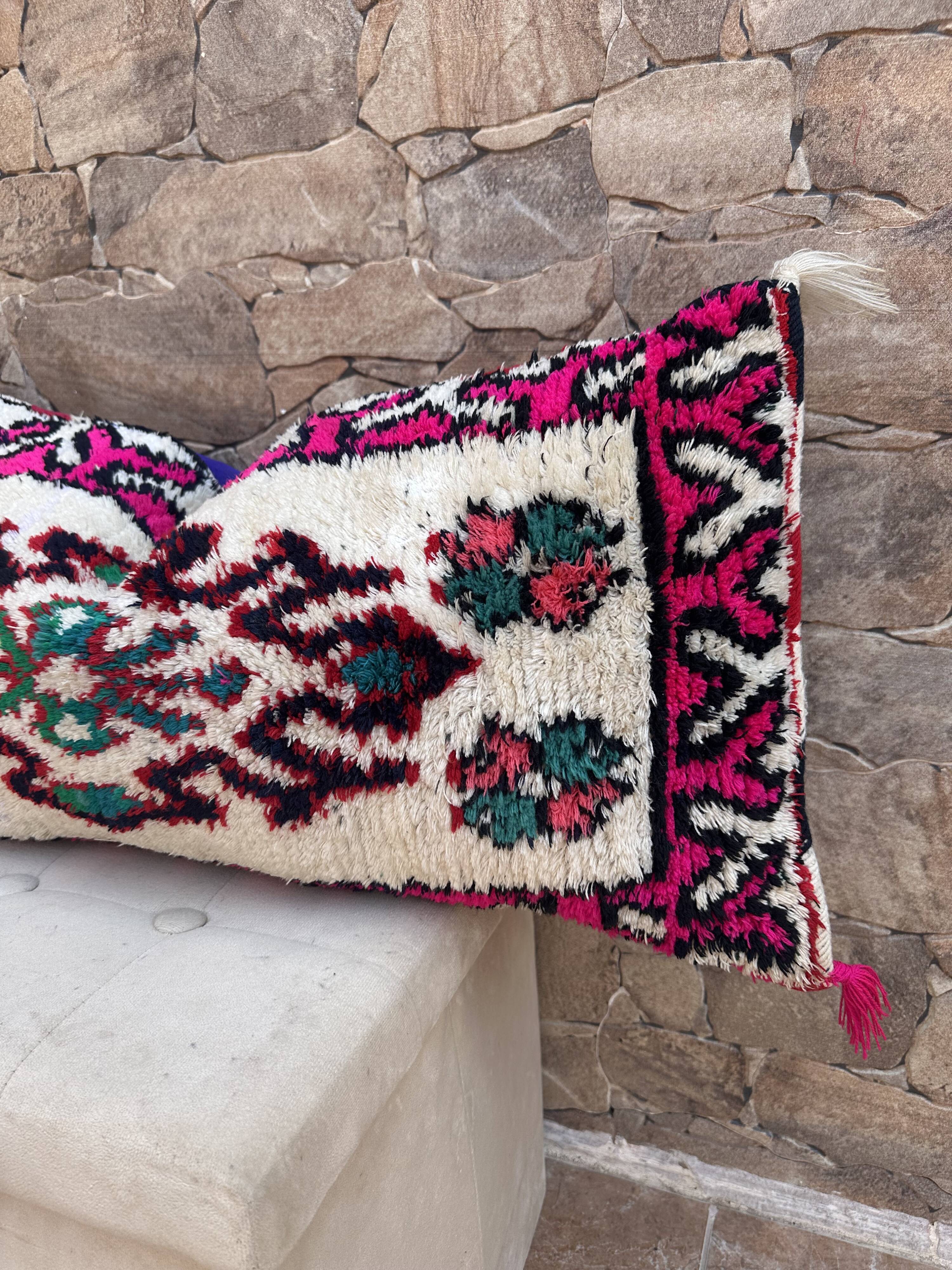 Vintage Berber wool cushion cover: Moroccan rug cushion 76x40cm