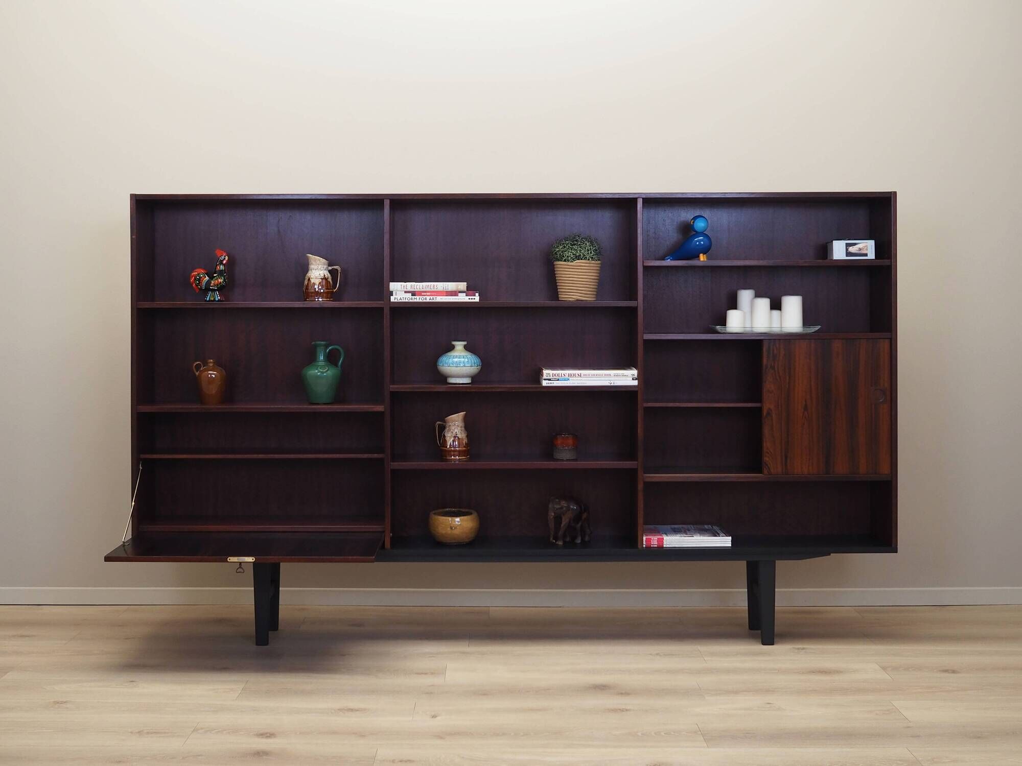 Bibliothèque en palissandre, design danois, années 1970, production : Farsø Møbelfabrik
