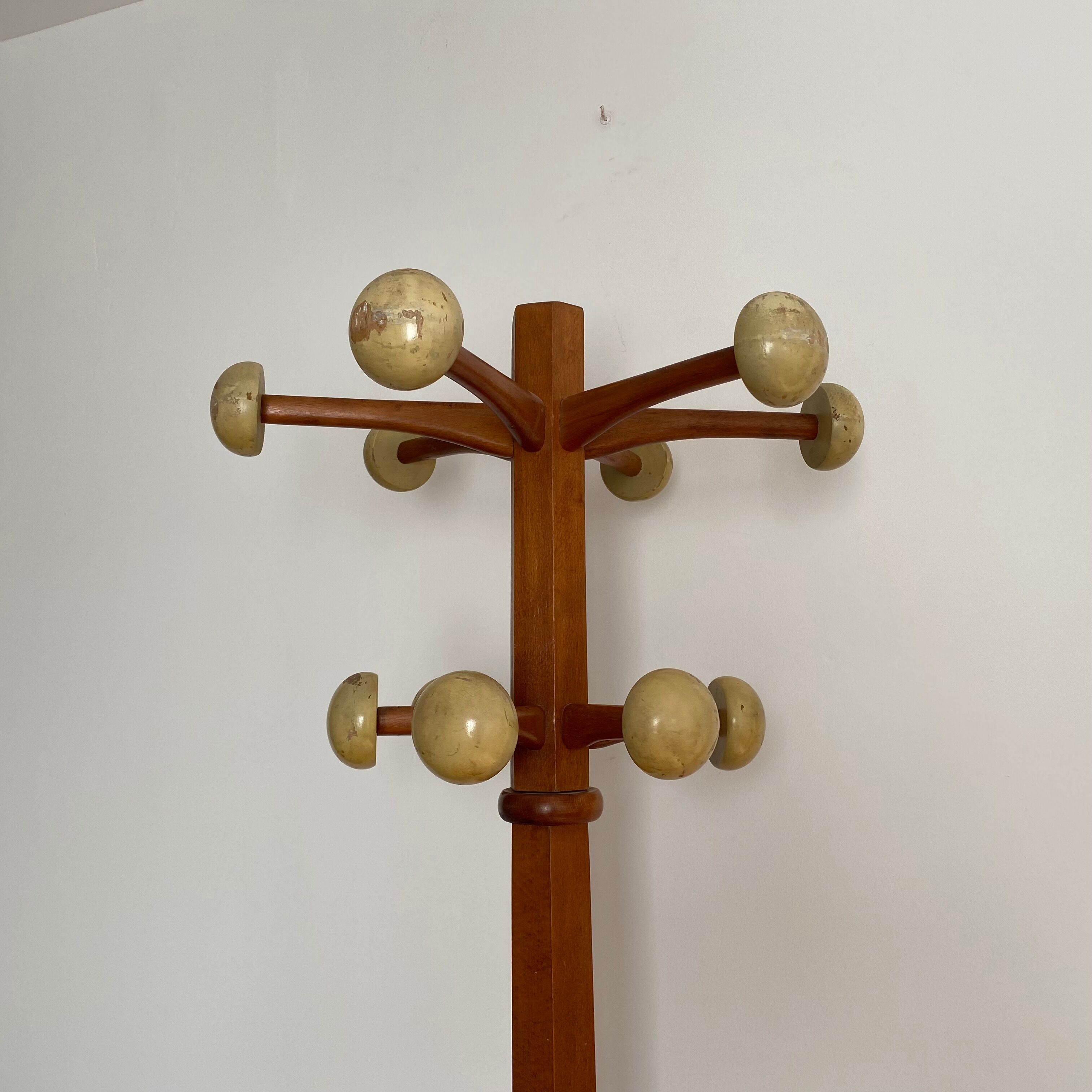 Stella parrot coat rack. 1960.