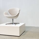 Swan chair by Arne Jacobsen for Fritz Hansen