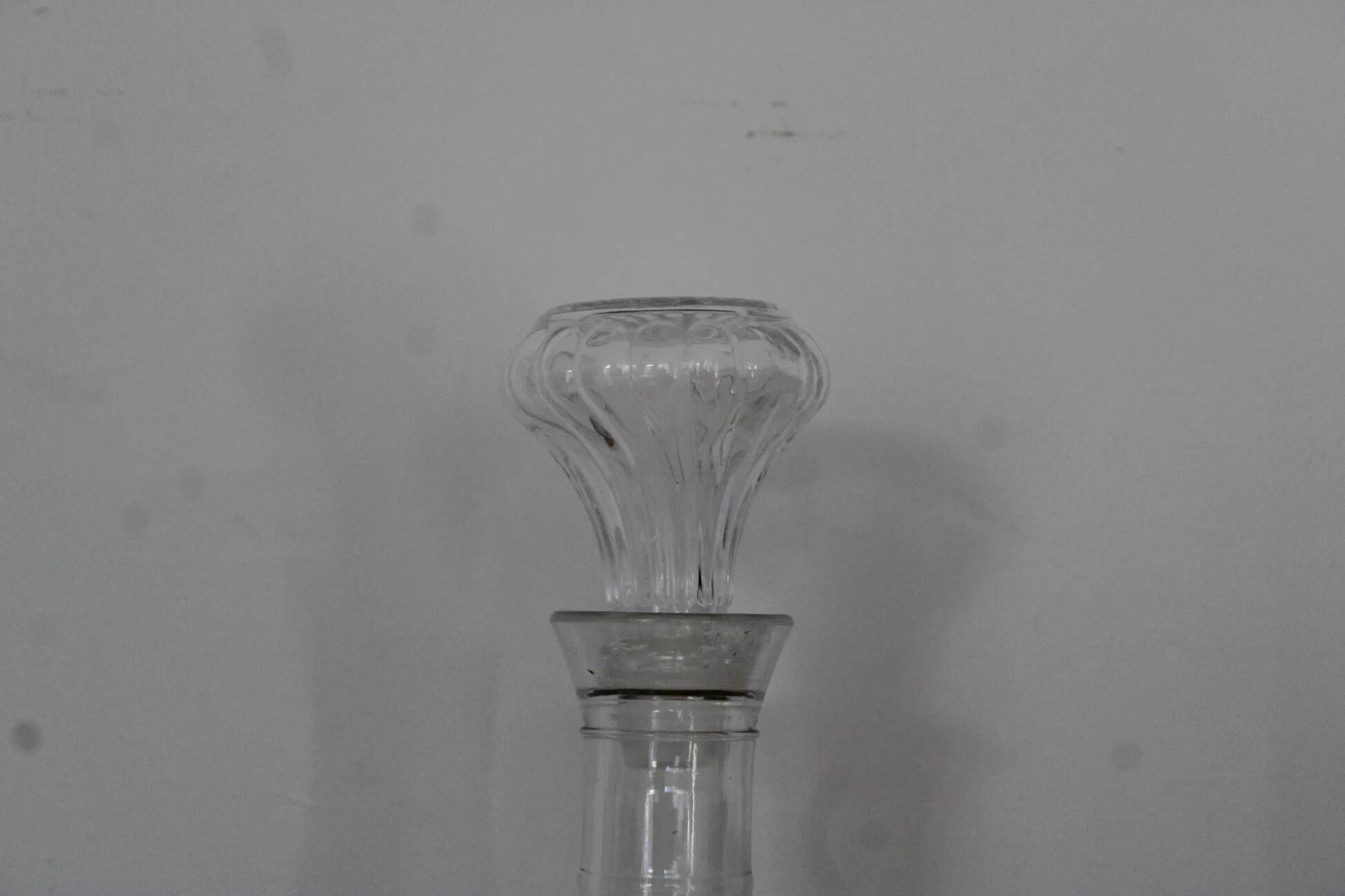Vintage twisted glass carafe with stopper – H 31 cm