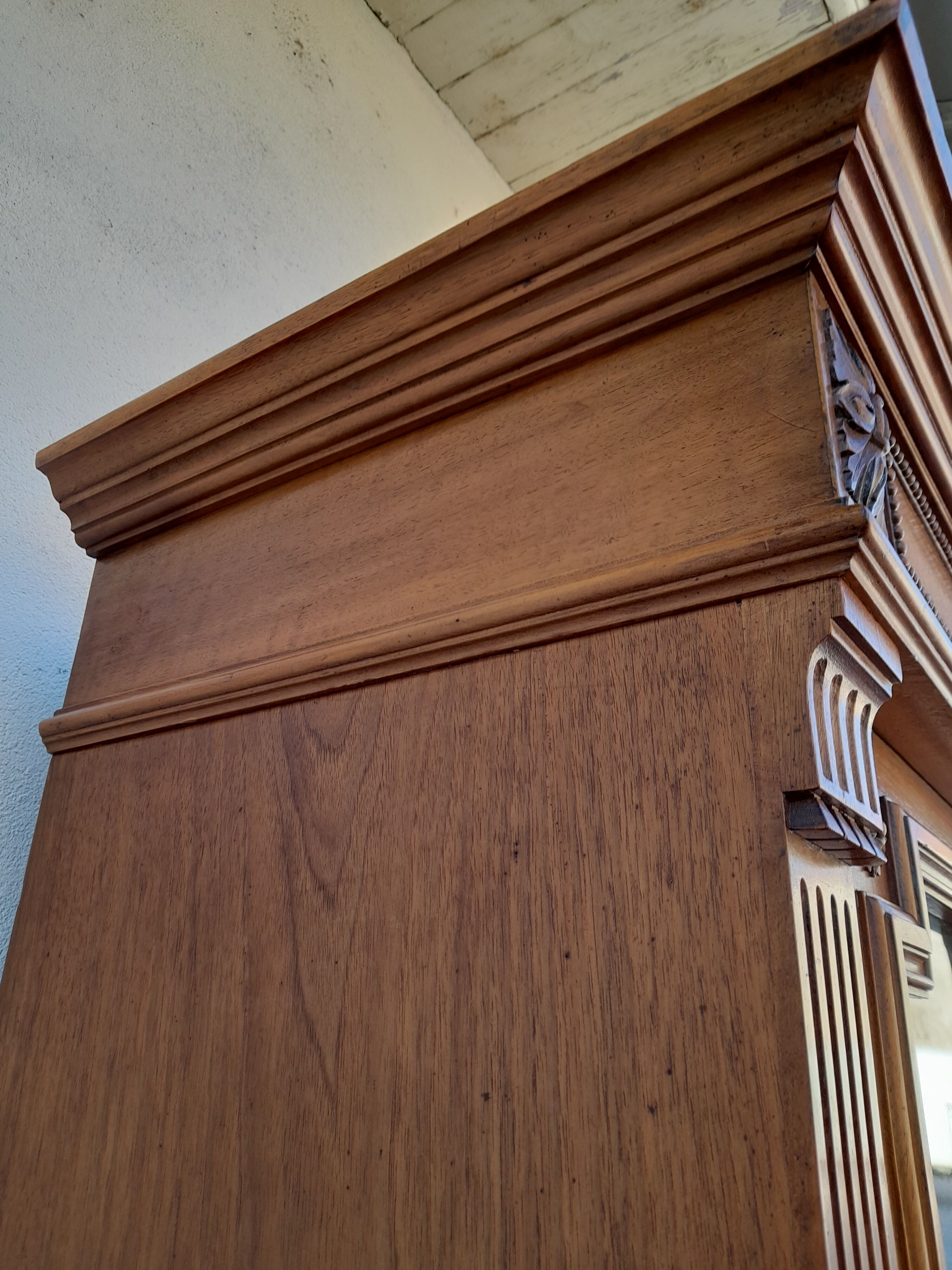 Roman showcase Henri II era 1900