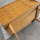 Commode pieds compas