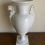 XXL white lion head neo-classical amphora vase from the Empire Consulate.