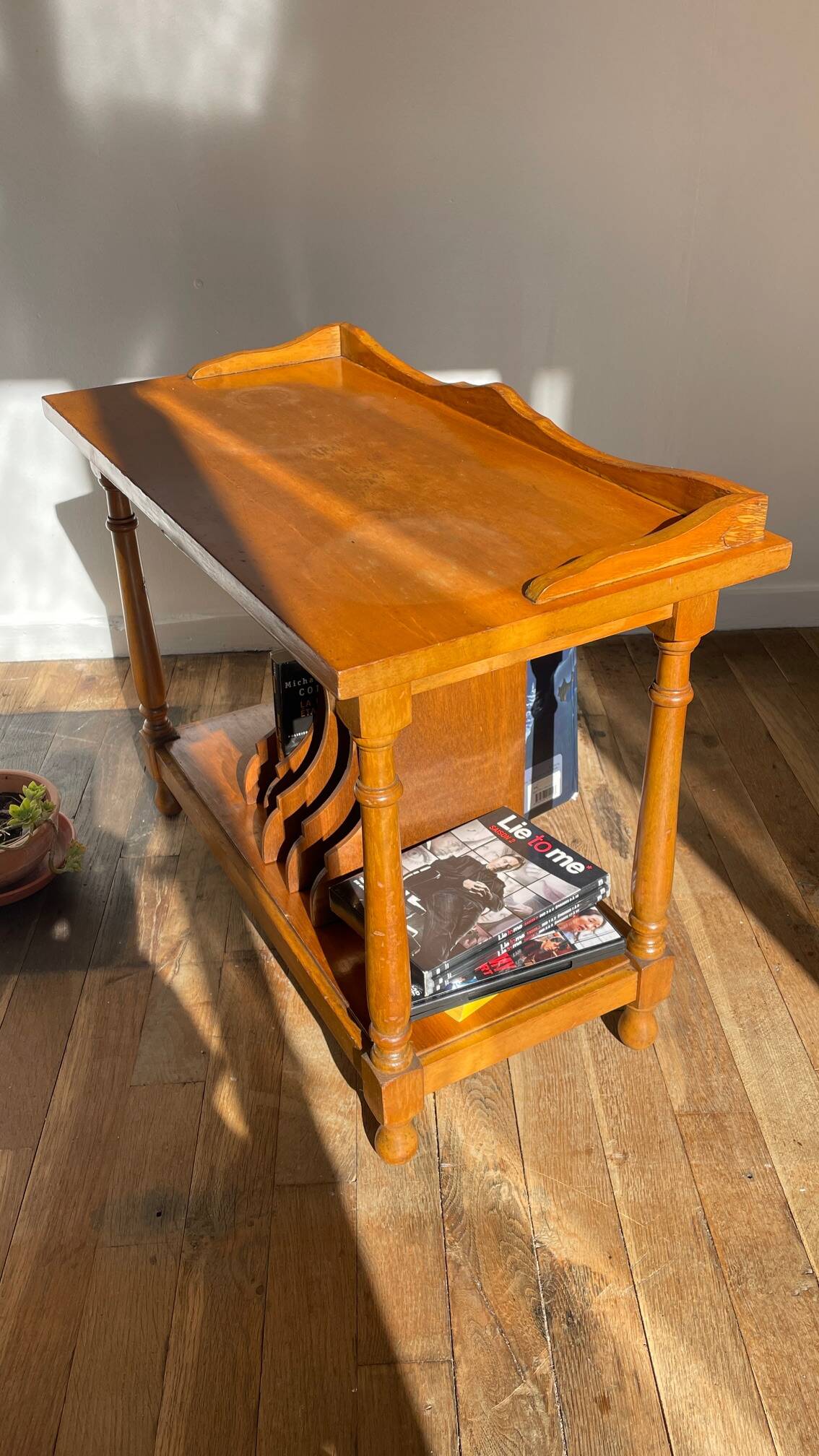 Geometric vintage record player furniture