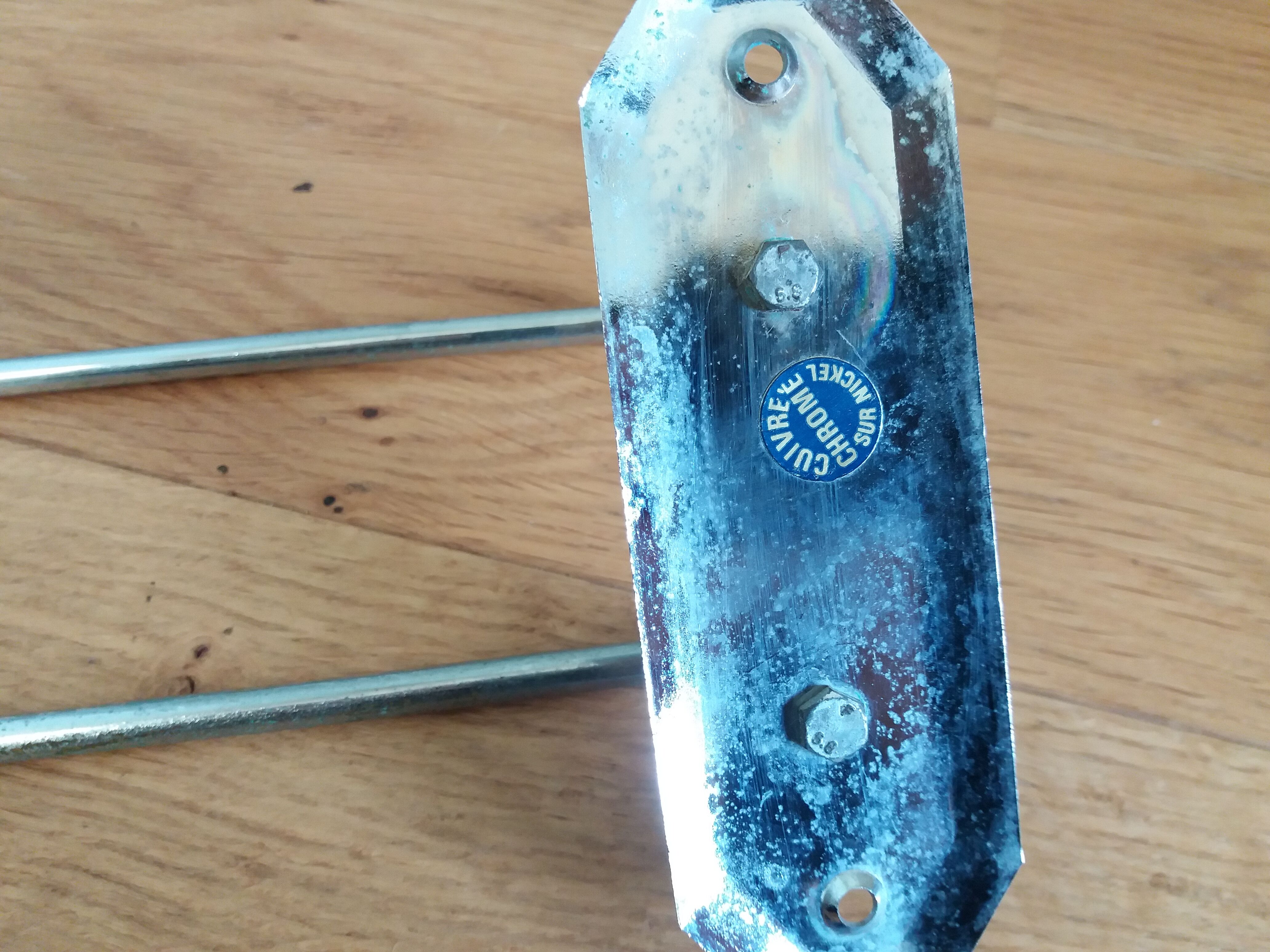 Chromed copper towel rack