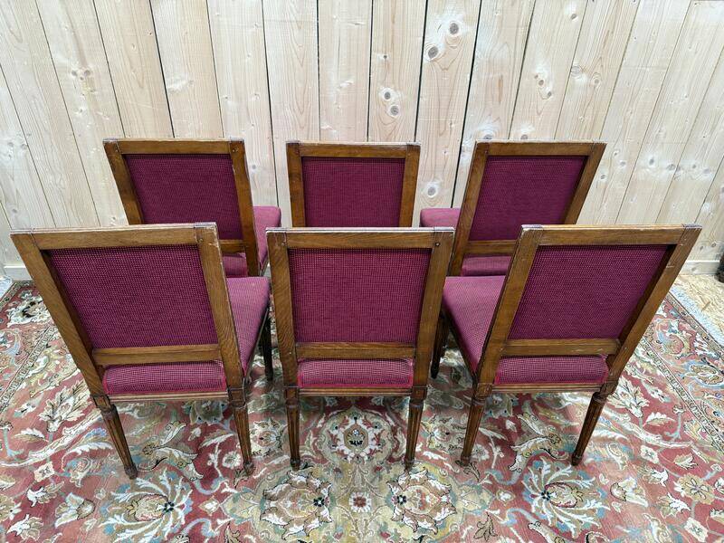 Suite de 6 chaises de style Louis XVI dossier carré