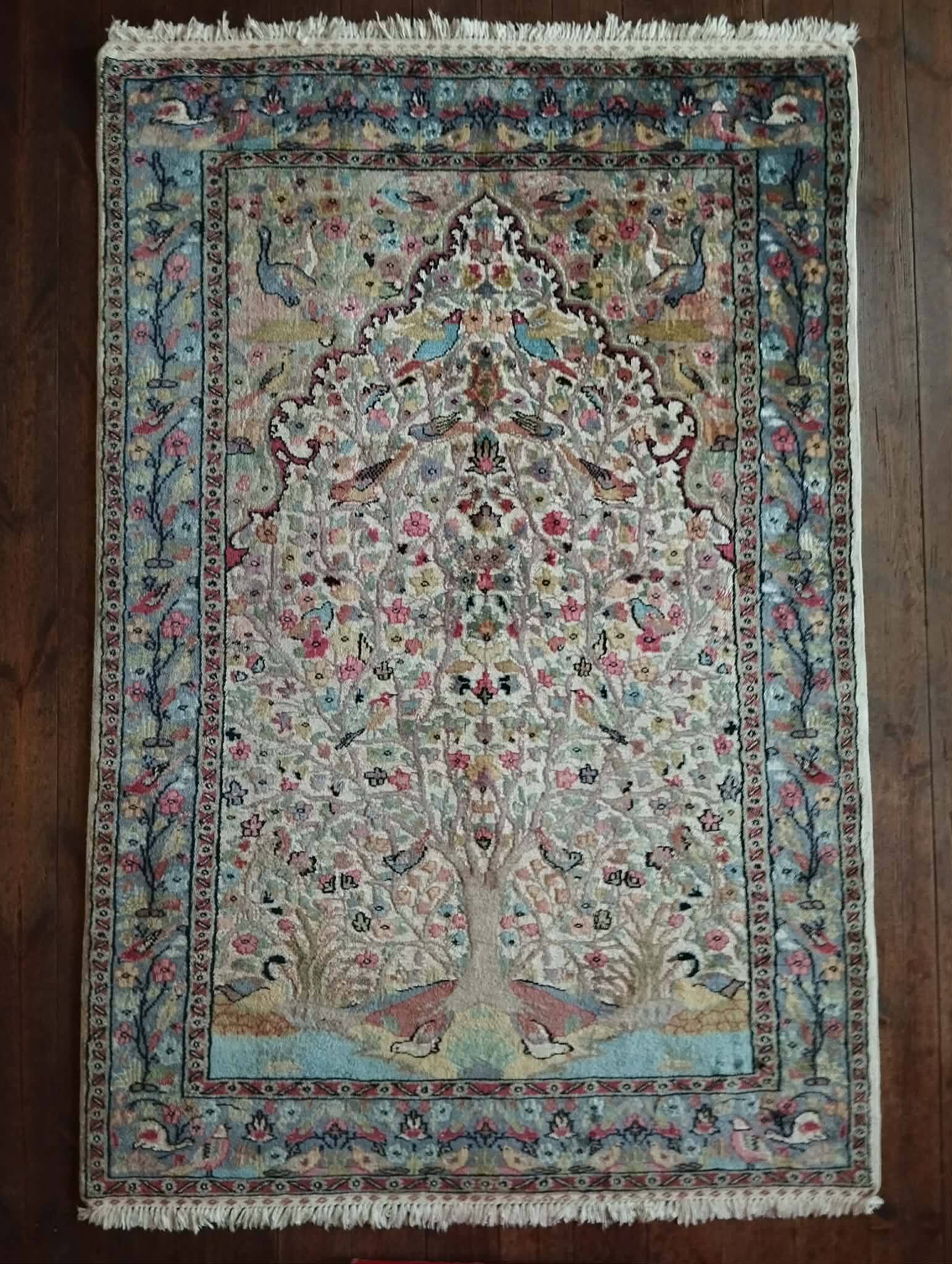 Handmade Pakistani wool and silk rug 183x124cm