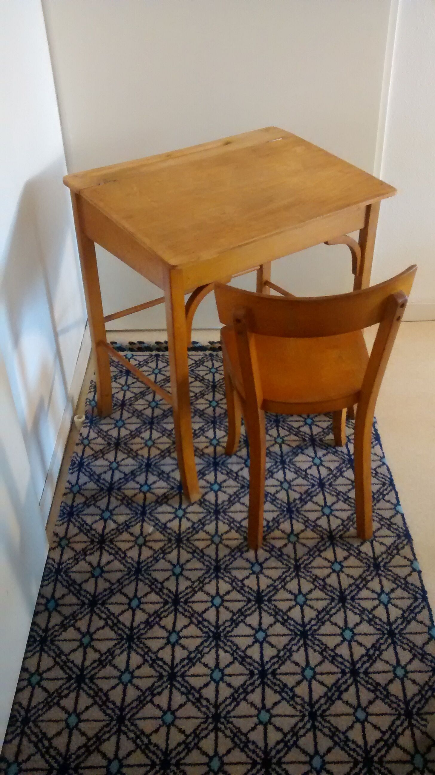 Desk and Chair child Baumann