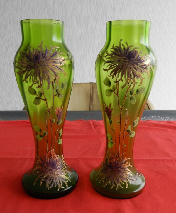 Paire de Vases Emaillés fin XIXème