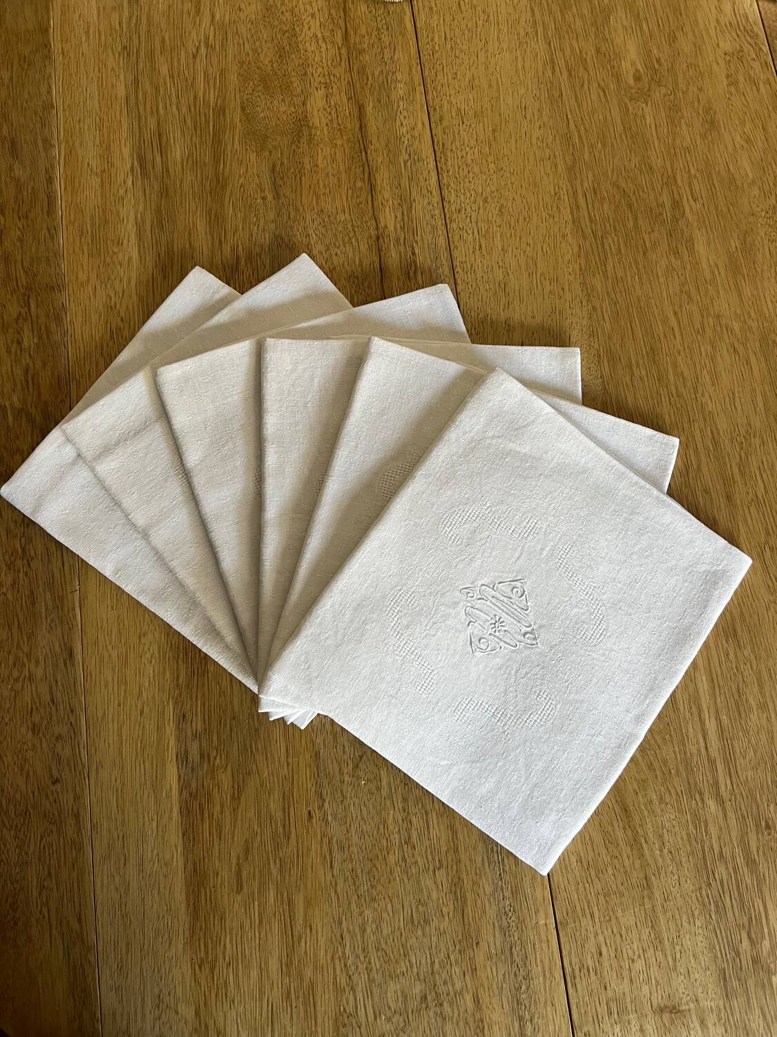 6 serviettes de table blanches anciennes