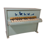 Piano child