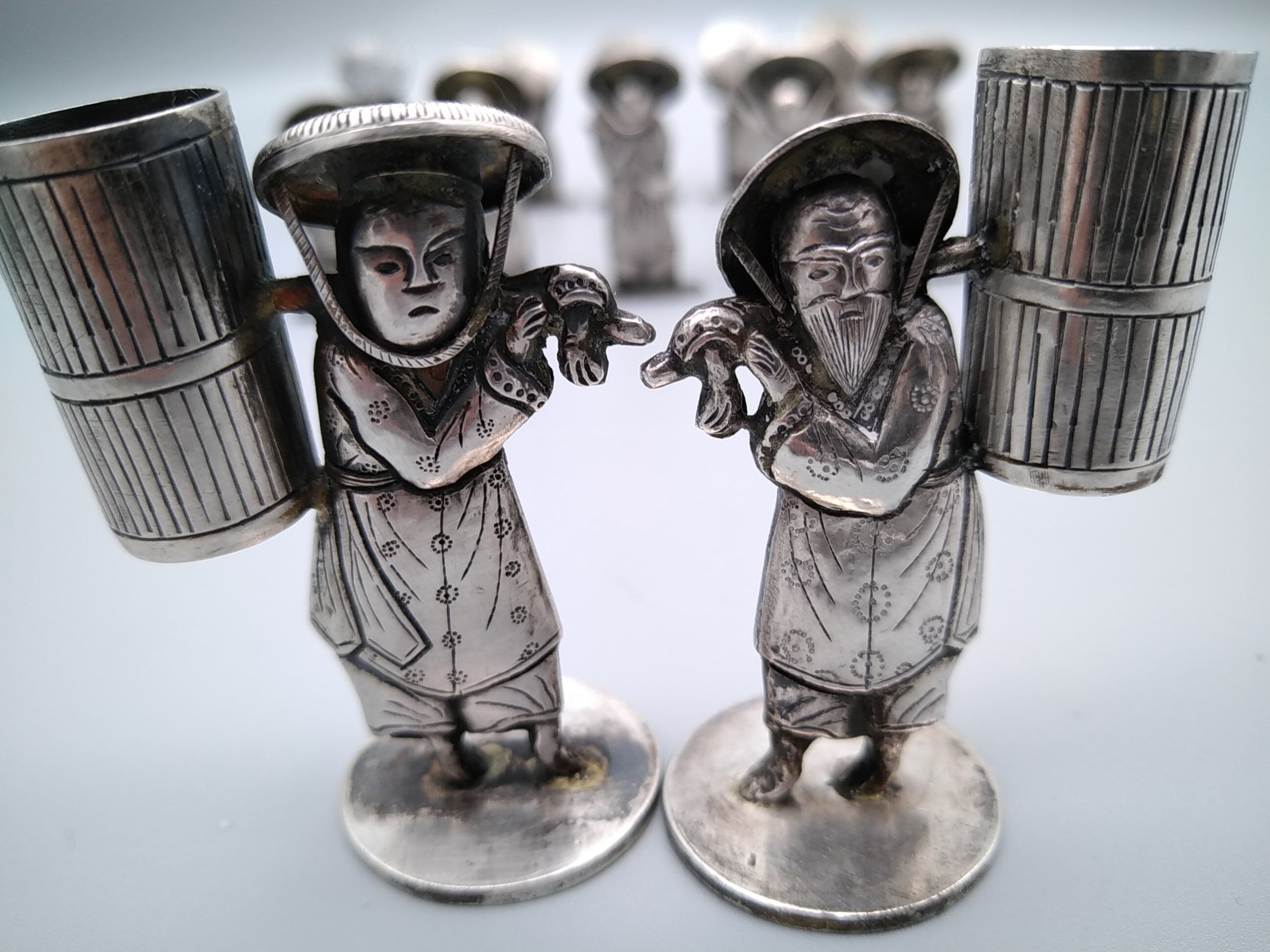 Knife holders and 2 toothpick doors.