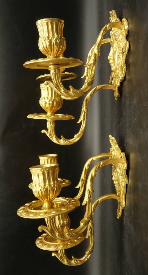 Pair of wall sconces with female masks, Napoléon III period, 19th century - bronze