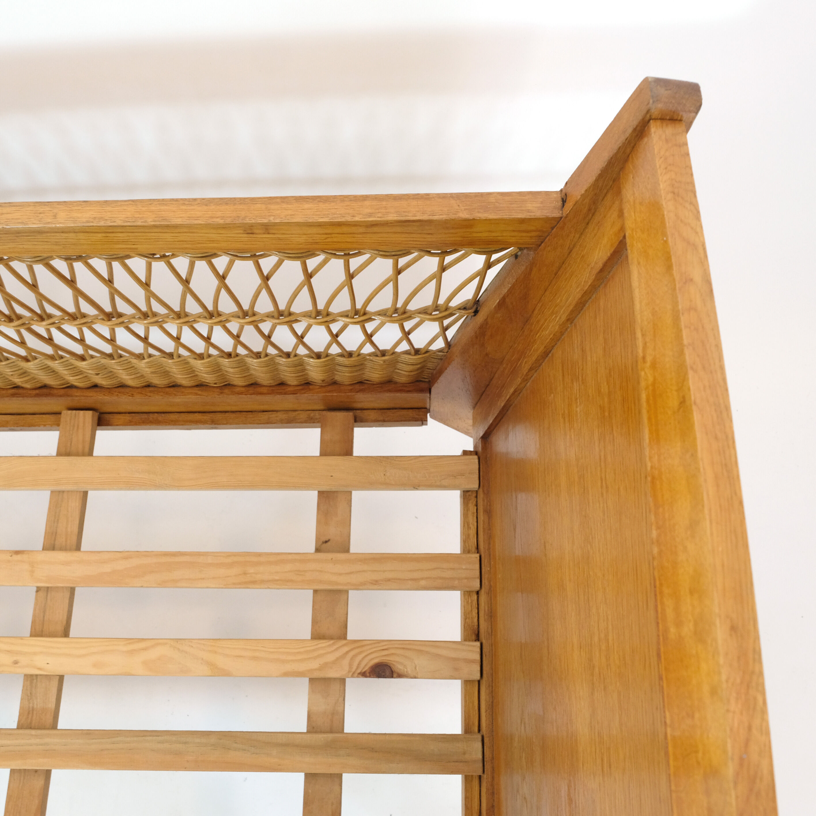 Children's bed or crib with wicker décor, 1960-1970.