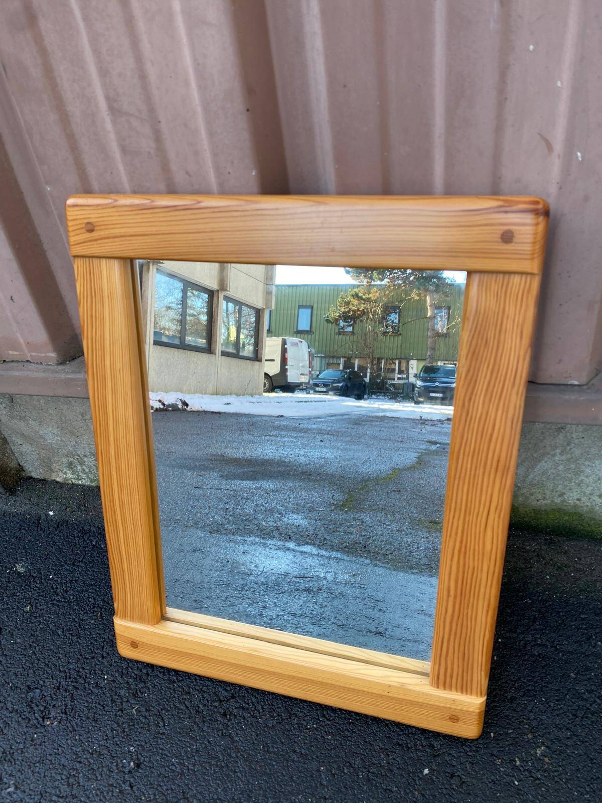 Scandinavian rectangular rounded mirror in pine 40x50cm