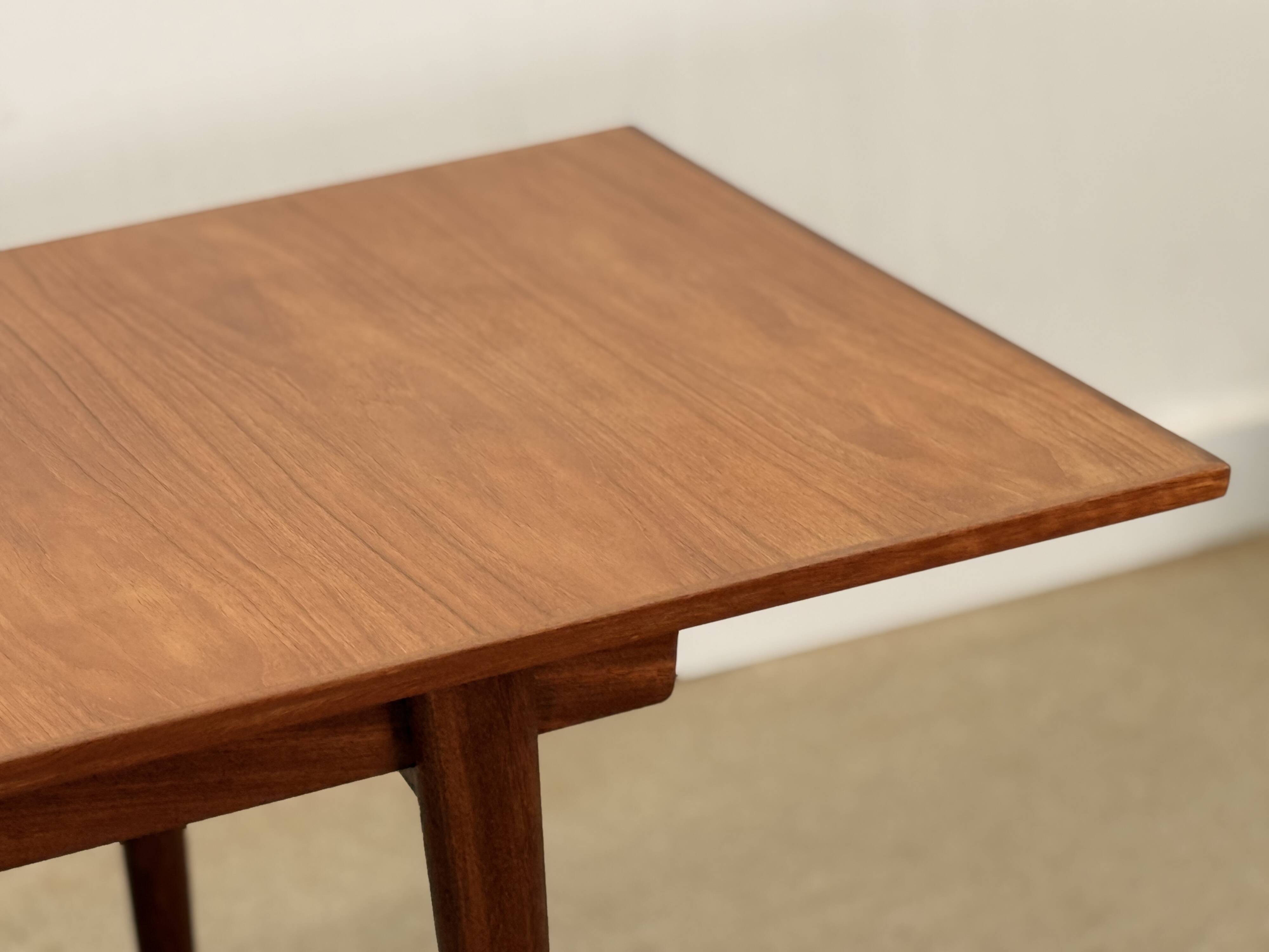 Table à manger extensible de style mid-century par A. Younger 1960