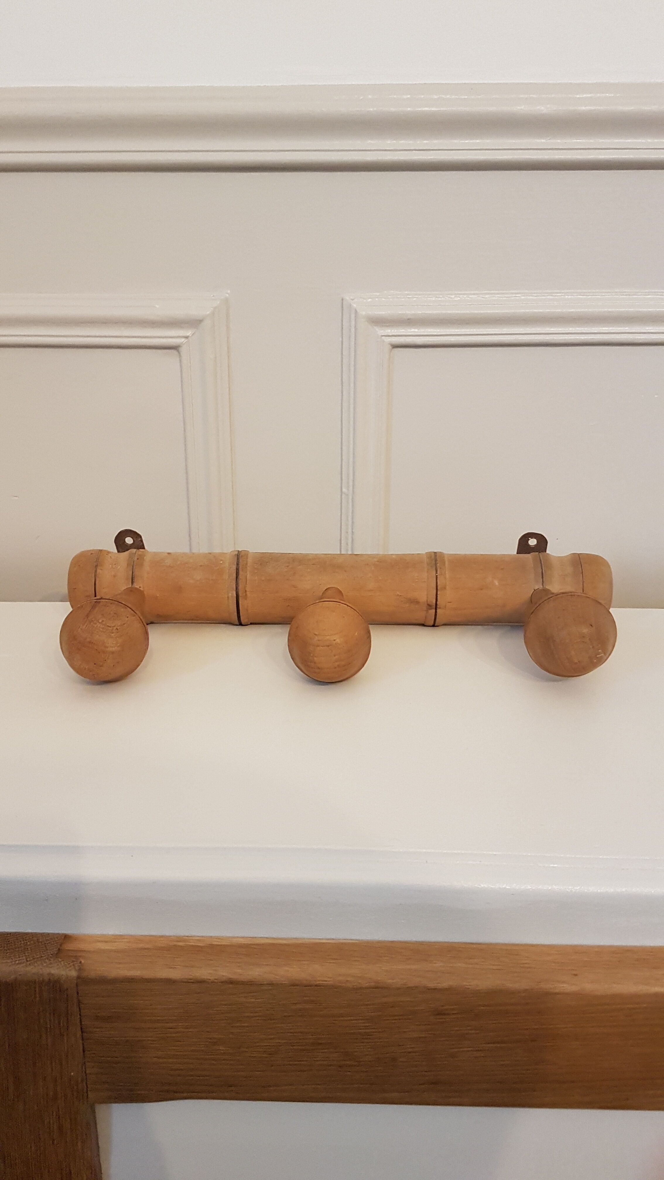 Wall coat rack 3 pateres