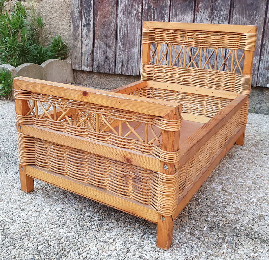 Small bed doll wood and rattan, vintage, 60s