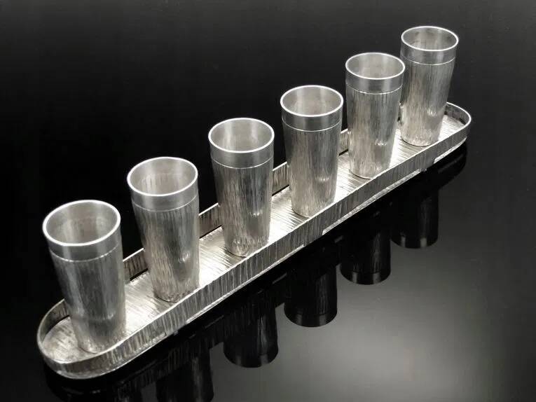 A3i imago artis glasses on a tray kraków new look