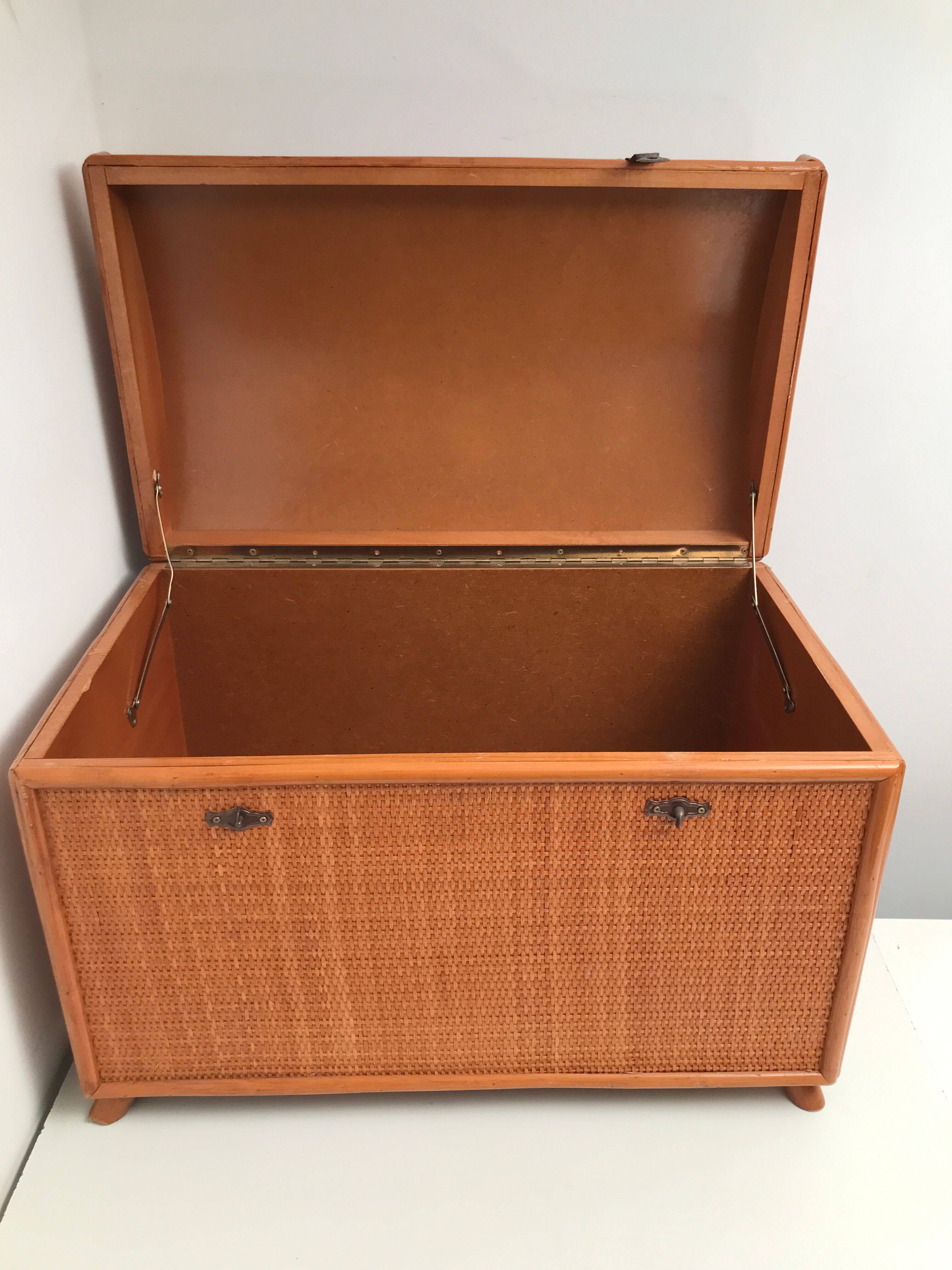 Trunk trunk in canned rattan 50s-60s
