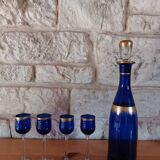 Carafe and 4 liqueur glasses