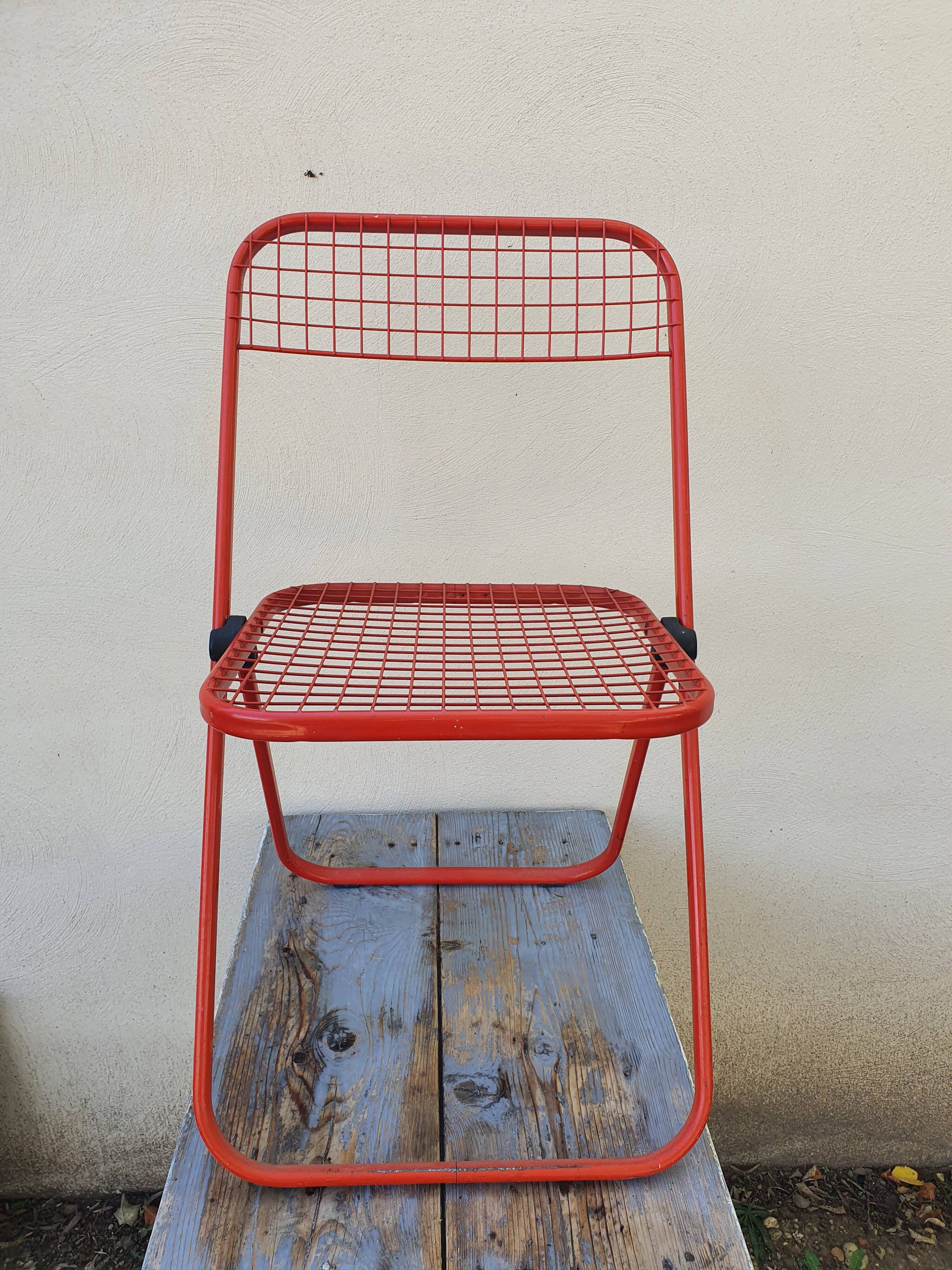 Red mesh folding chair Taulin 80s
