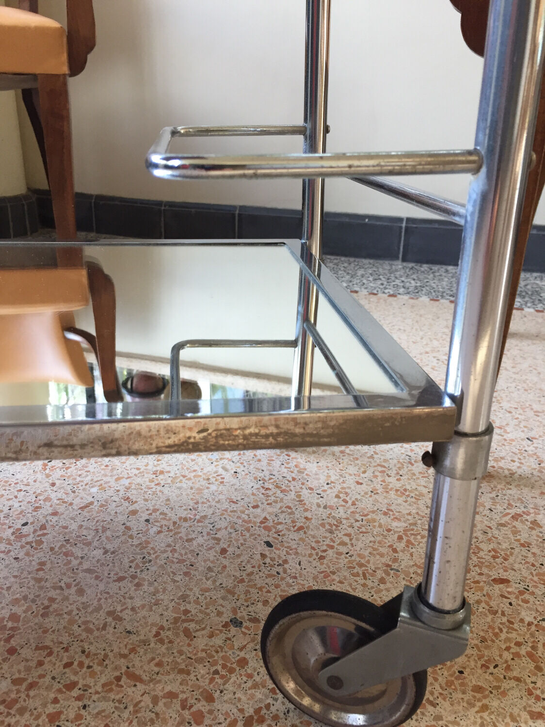 Chrome service and vintage mirror windows