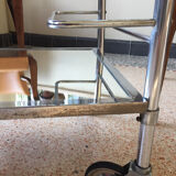 Chrome service and vintage mirror windows