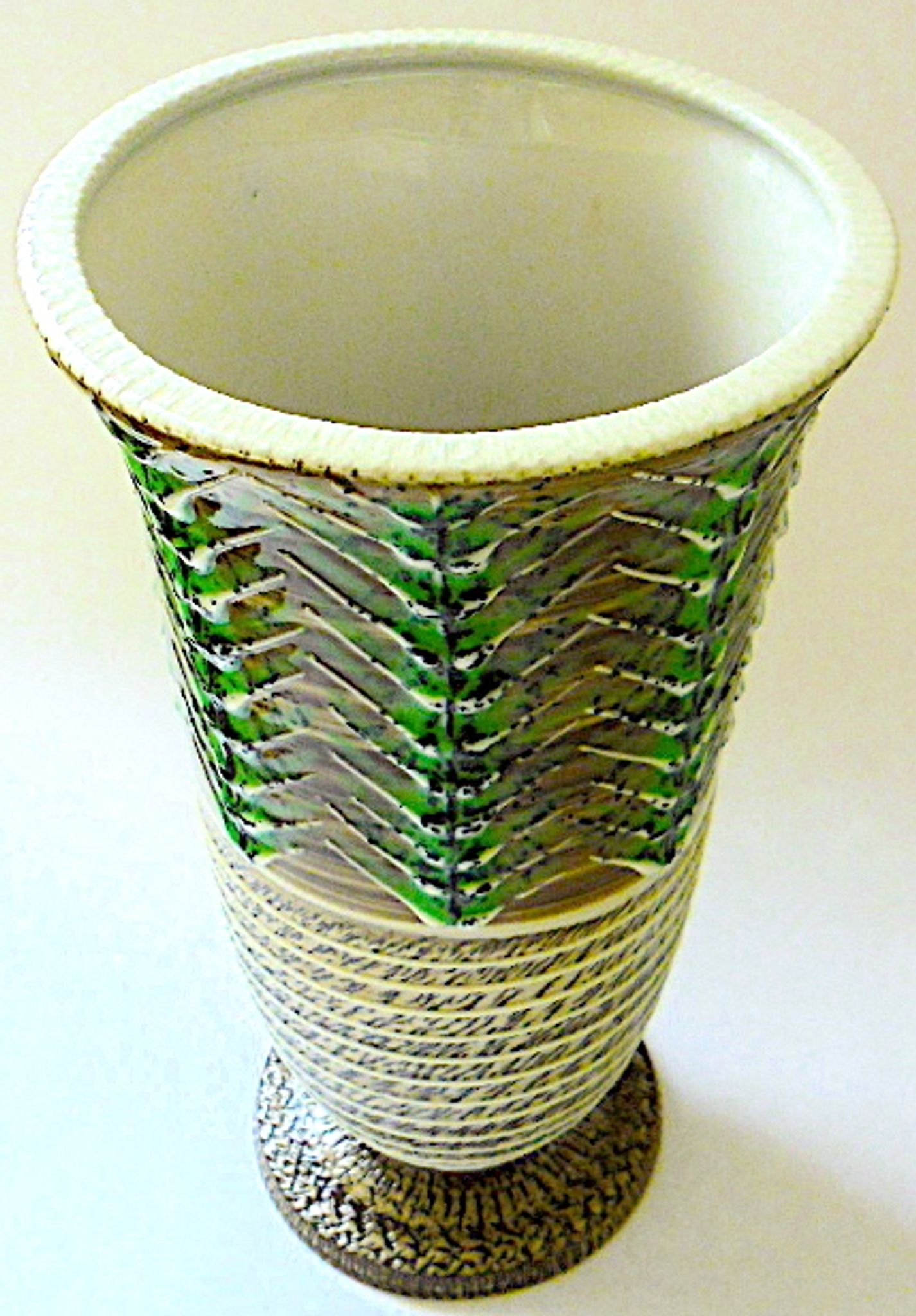 Vase cornet art deco porcelain enamelled of Lucien Brisdoux (1878-1963)