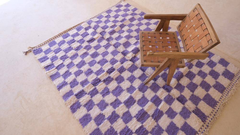 Purple and white checkered rug - 253 x 209 cm
