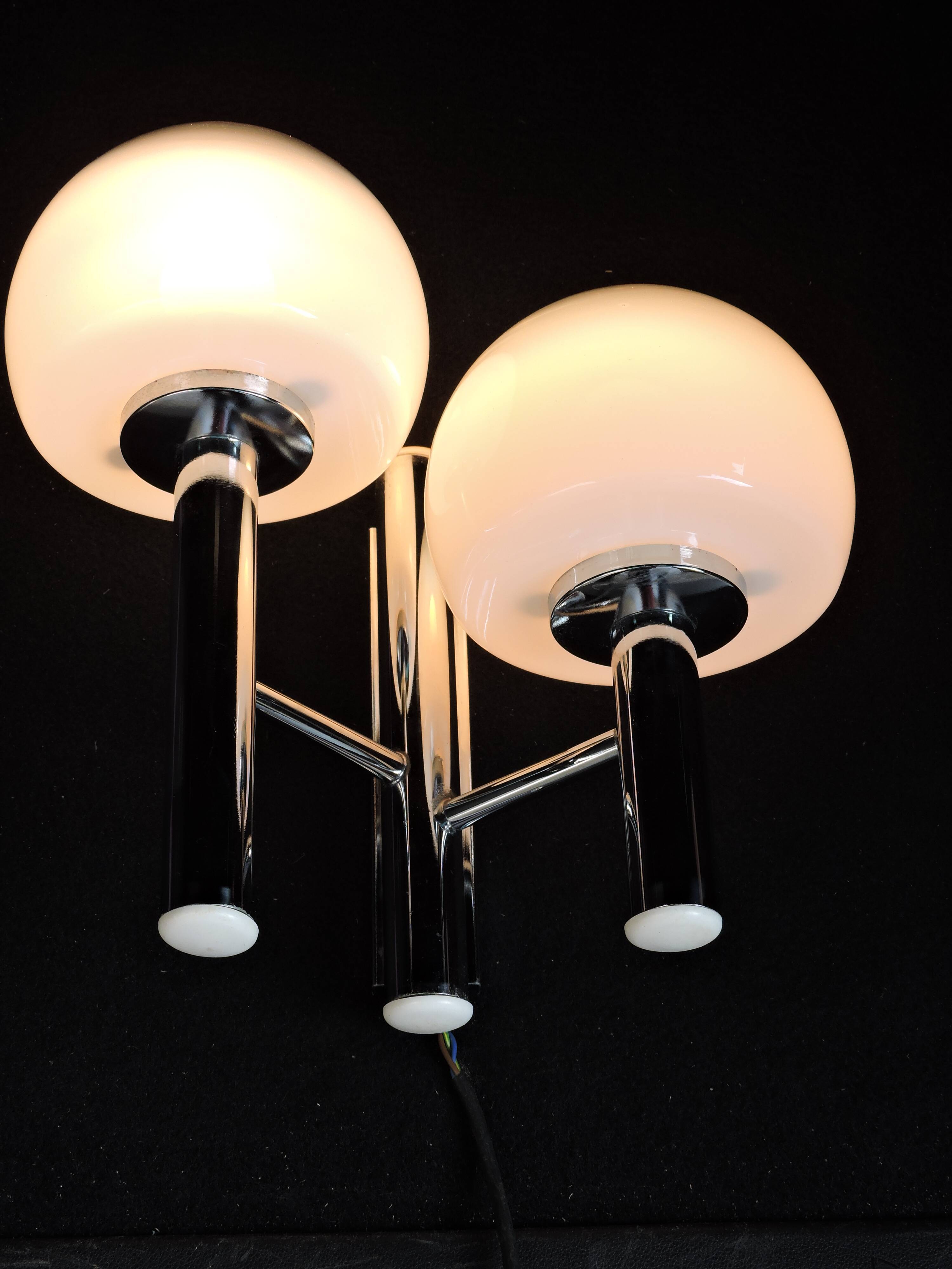 Wall lamp from Sciolari circa 1970