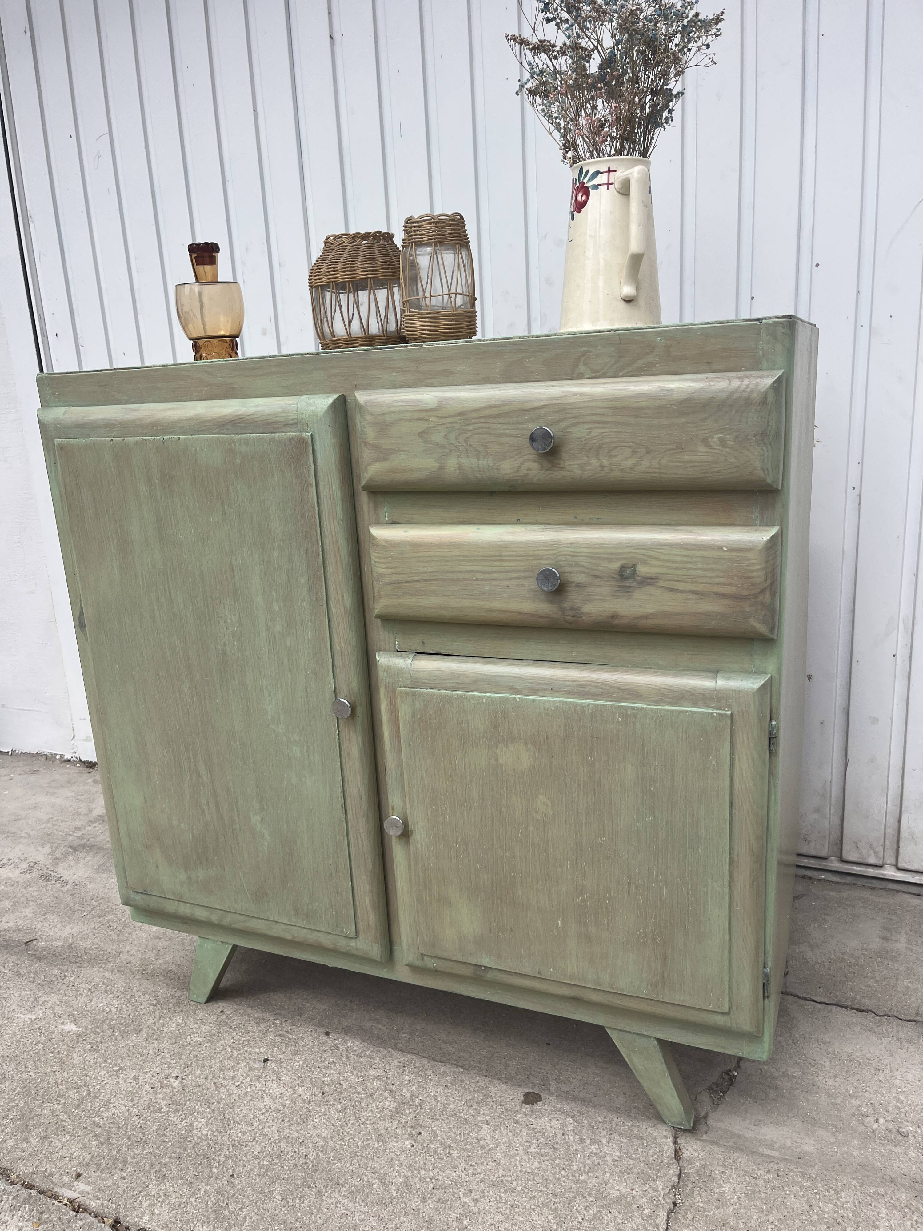Compass leg sideboard