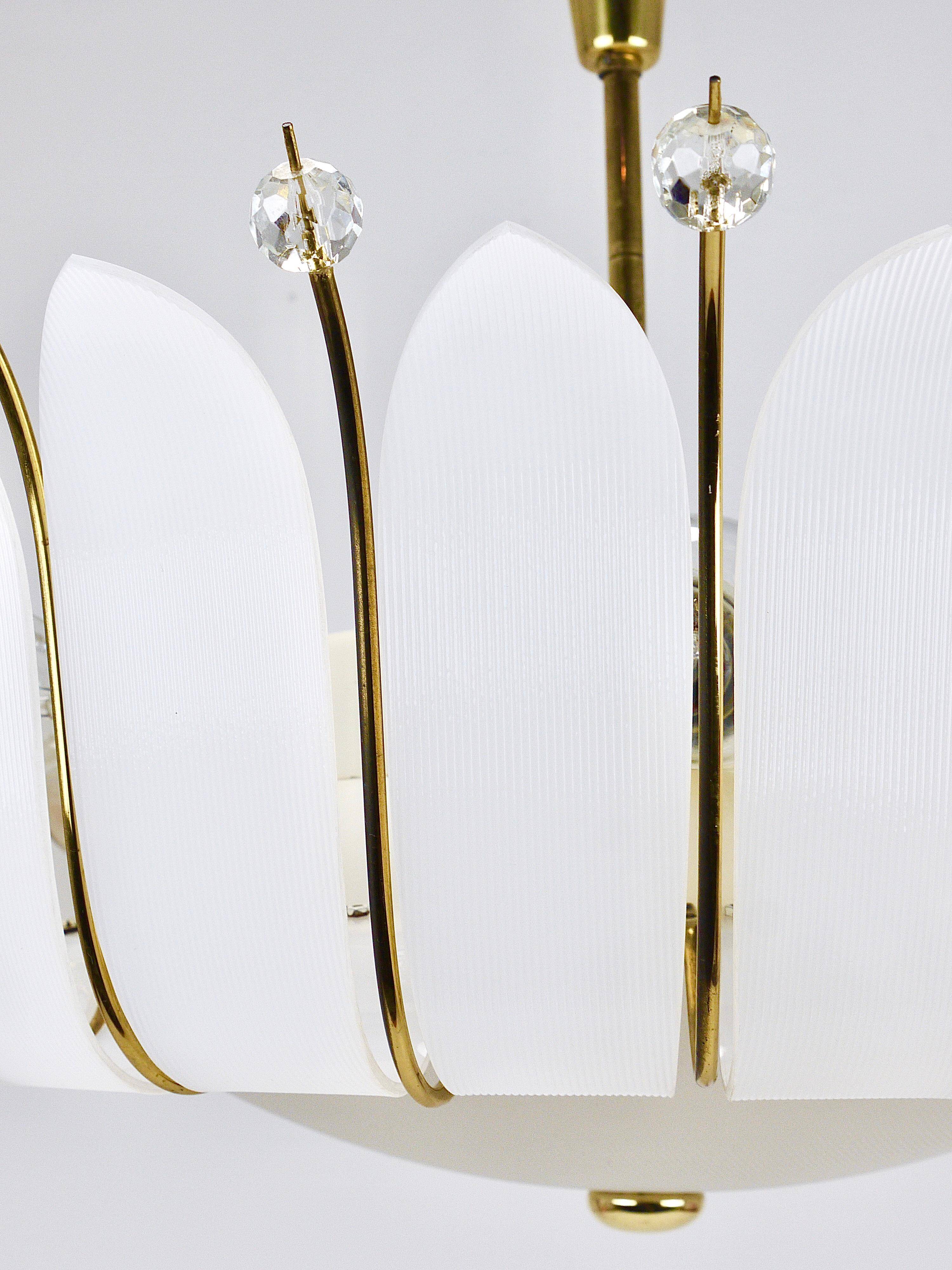 Grand chandelier Rupert Nikoll 27" mid-century brass with leaves, Austria, 1950.