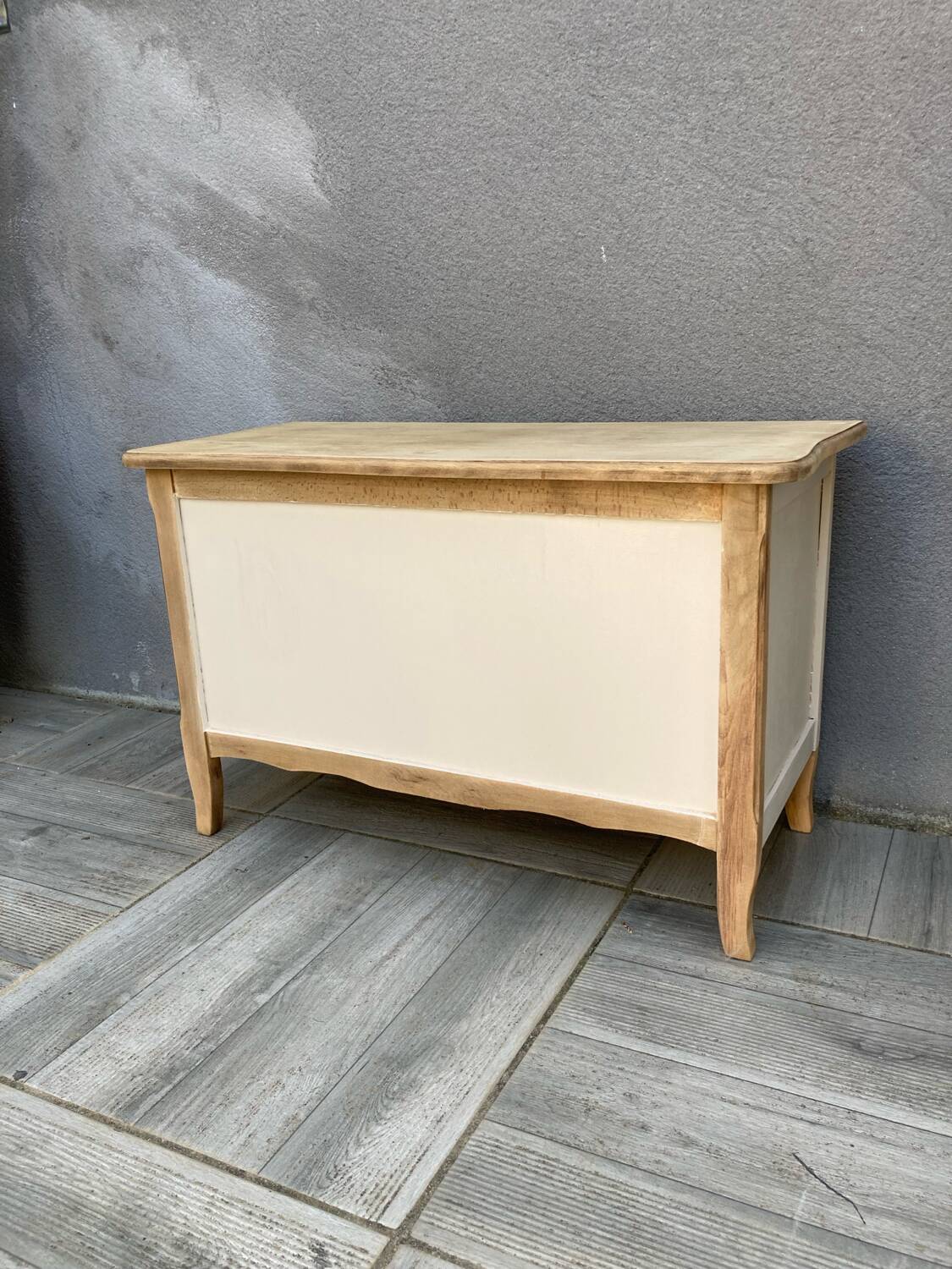 Vintage toy chest with removable heart