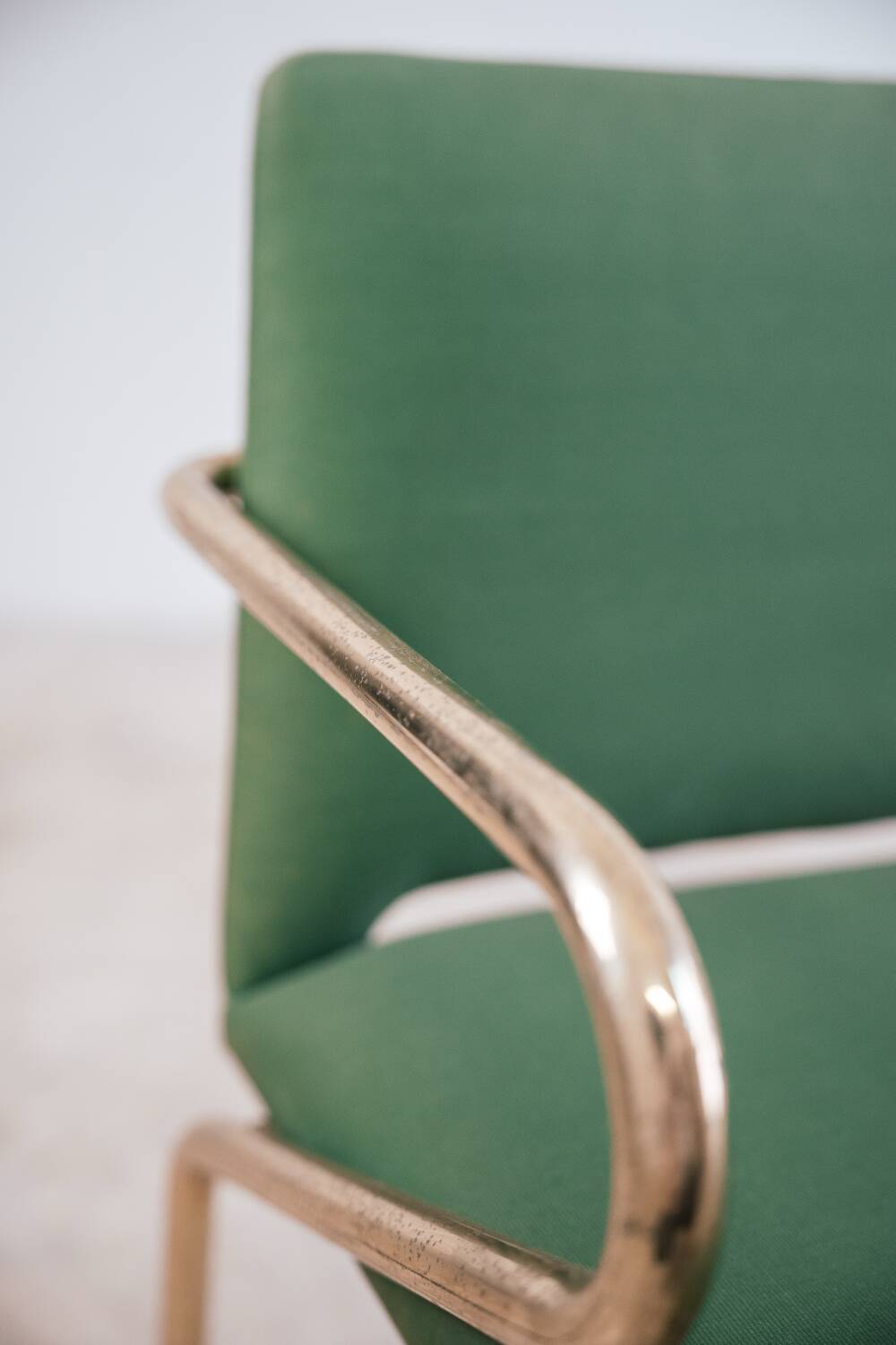 Set of 4 Hollywood Regency vintage design chairs from the 70s modern antiques.