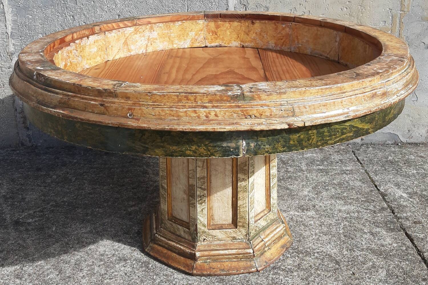 Coffee table (polychrome wood)