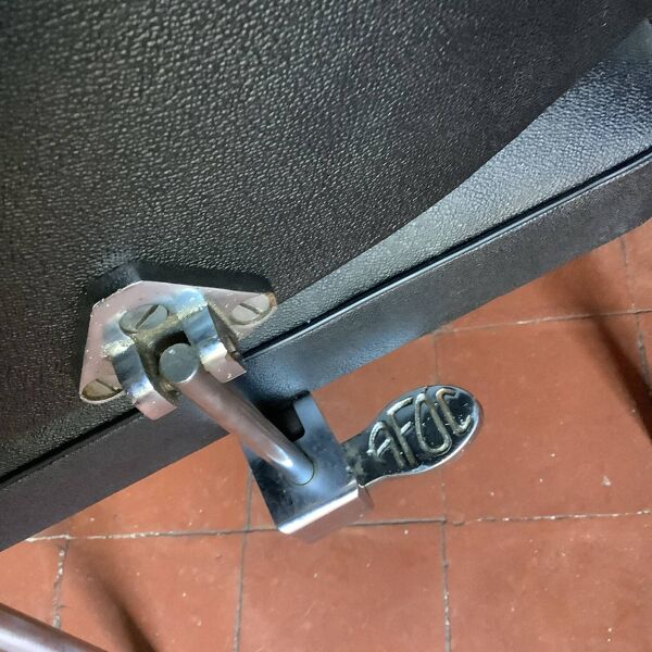 Fauteuil de Coiffure Afoc Vintage Années 60/70 - Chrome et Simili Cuir Noir