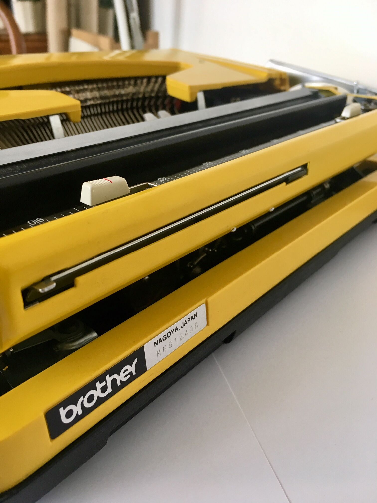 Brother deluxe 800 typewriter yellow