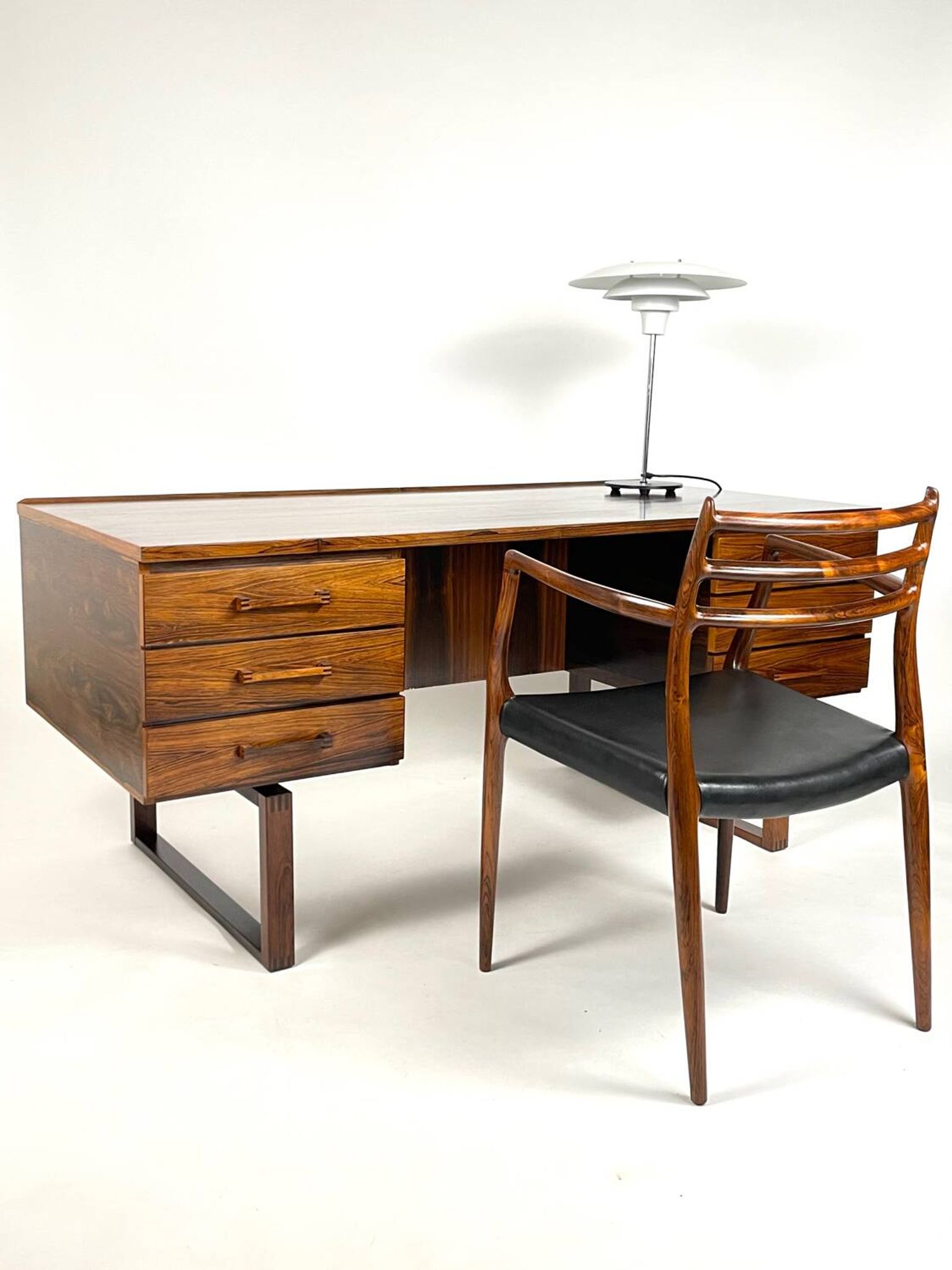 Danish Modern ( Mid-Century ) desk by Torben Valeur for DYRLUND, 1960s