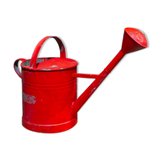 Red zinc watering can