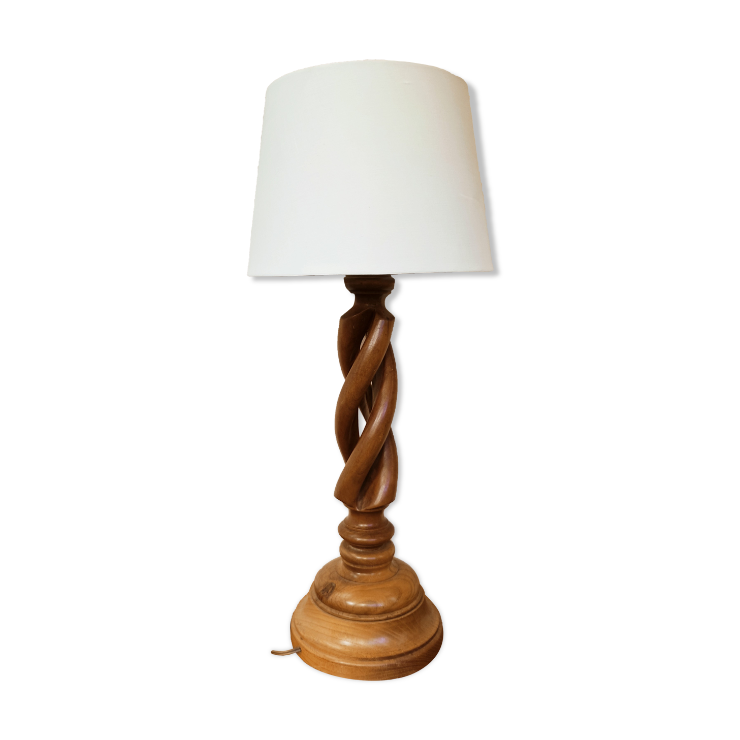Twisted wooden lamp