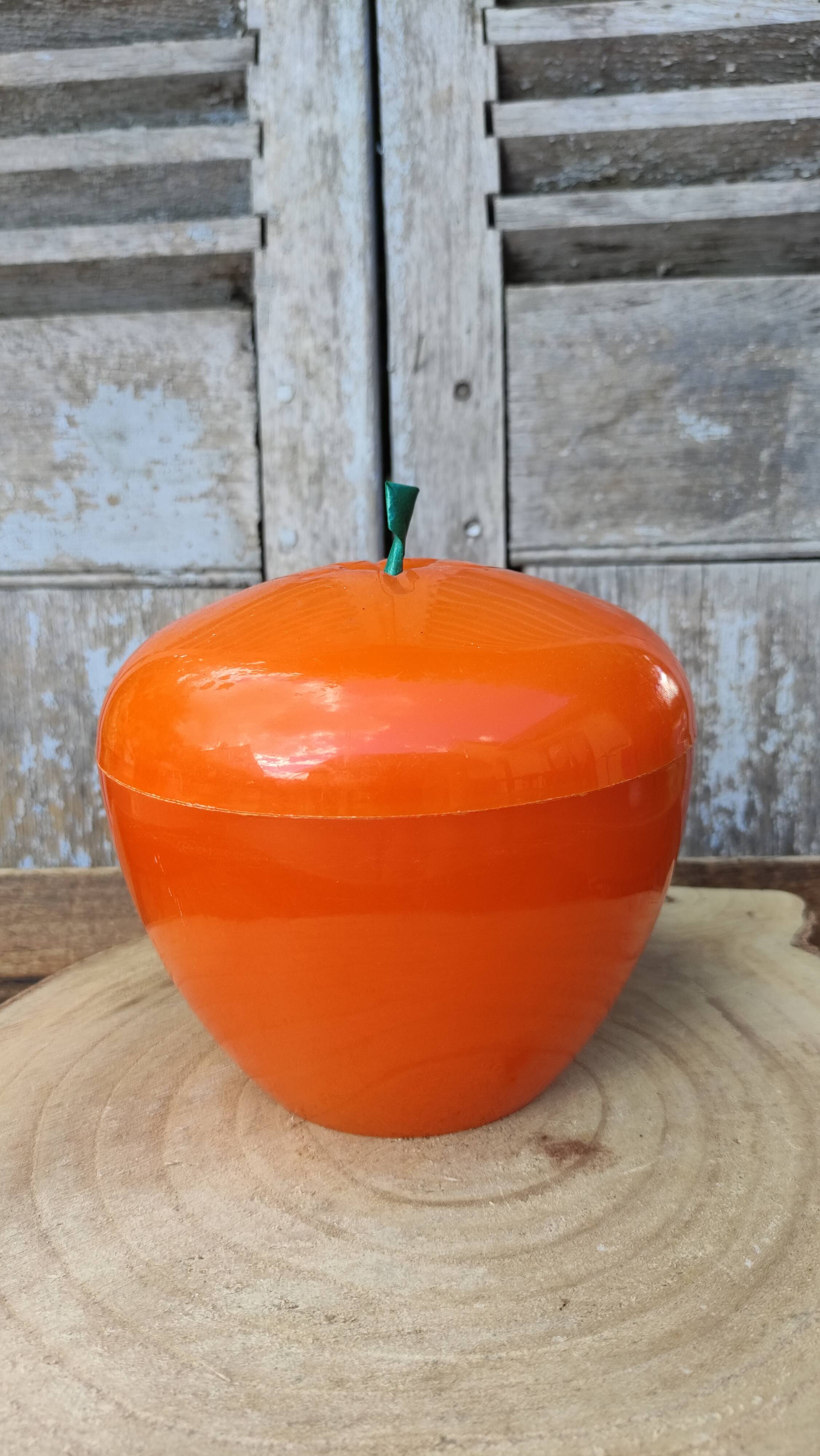 Ice bucket or vintage apple ice cubes 70s